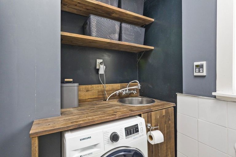 Photo of property in 22 Milverton Avenue, Hokowhitu, Palmerston North, 4410