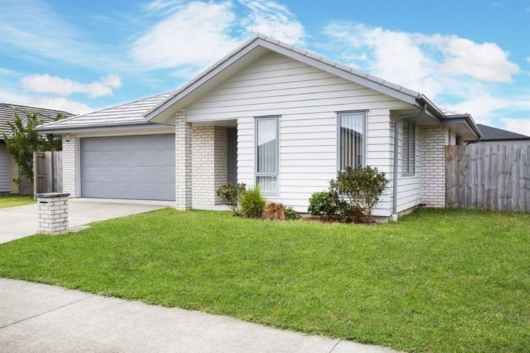 Photo of property in 11 Lamborn Drive, Papakura, 2110
