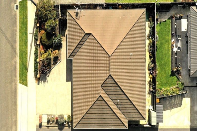 Photo of property in 112 Weraroa Road, Levin, 5510