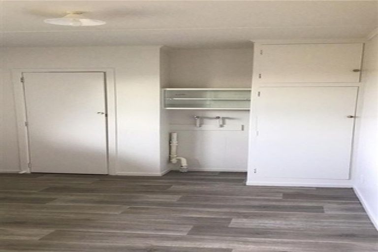 Photo of property in 2/707 Alexandra Street, Parkvale, Hastings, 4122