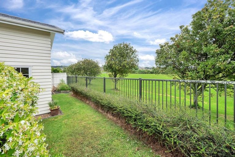 Photo of property in 10 Mulvaney Crescent, Henderson, Auckland, 0612