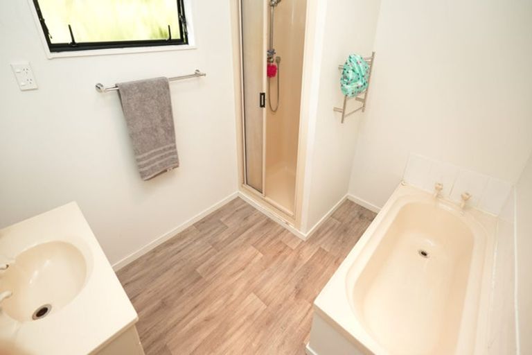 Photo of property in 7 Hillgrove Place, Fitzherbert, Palmerston North, 4410