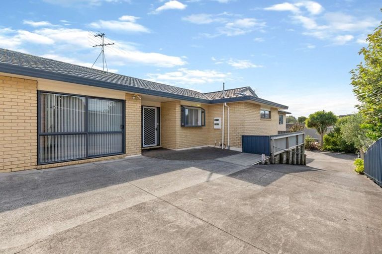 Photo of property in 86b Queen Street, Waiuku, 2123