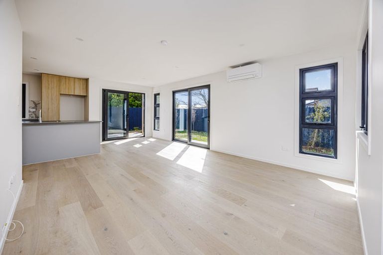 Photo of property in 15 Kaaramuramu Lane, Mangere Bridge, Auckland, 2022