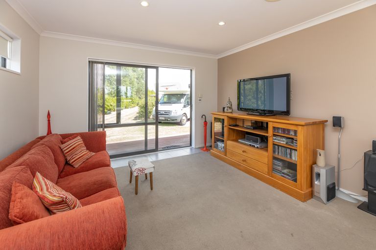 Photo of property in 16 Thorndon Close, Kirwee, Darfield, 7571