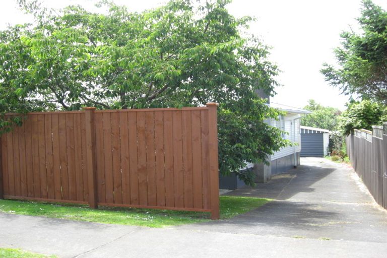 Photo of property in 41 Mountain Road, Mangere Bridge, Auckland, 2022
