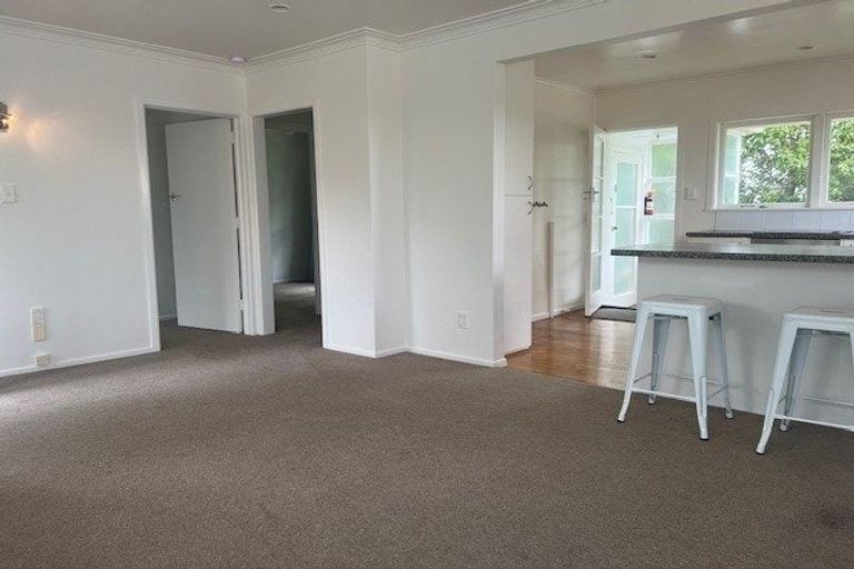 Photo of property in 3/375 Lake Road, Hauraki, Auckland, 0622