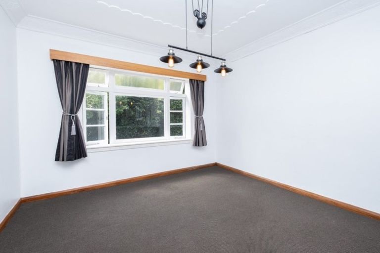 Photo of property in 6 Disraeli Street, Hawera, 4610