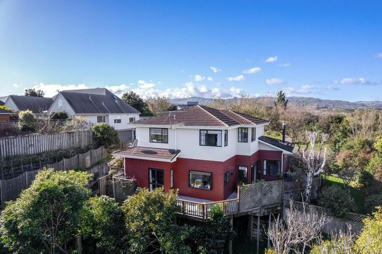 Photo of property in 6 Samwell Drive, Whitby, Porirua, 5024