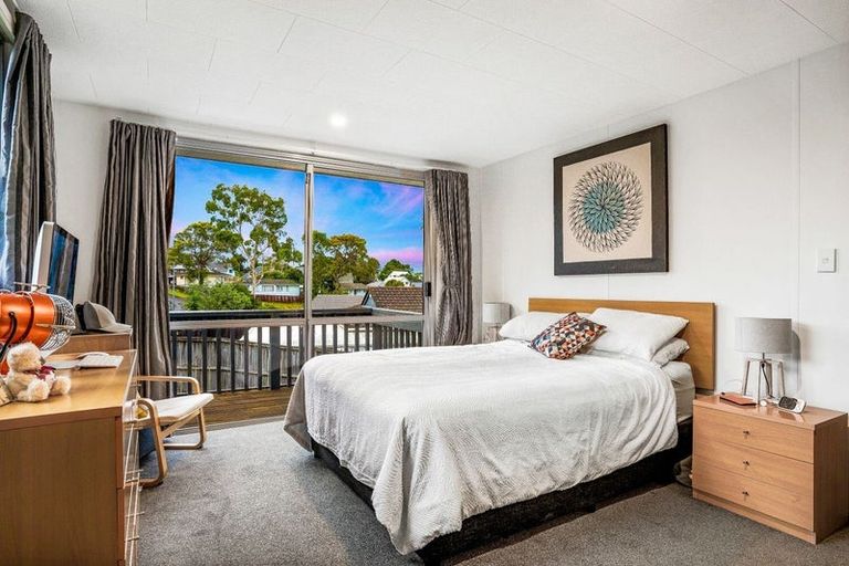 Photo of property in 11 Beauchamp Drive, Massey, Auckland, 0614