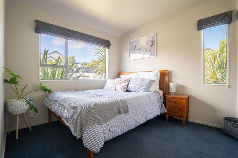 Photo of property in 2 Myers Grove, Churton Park, Wellington, 6037