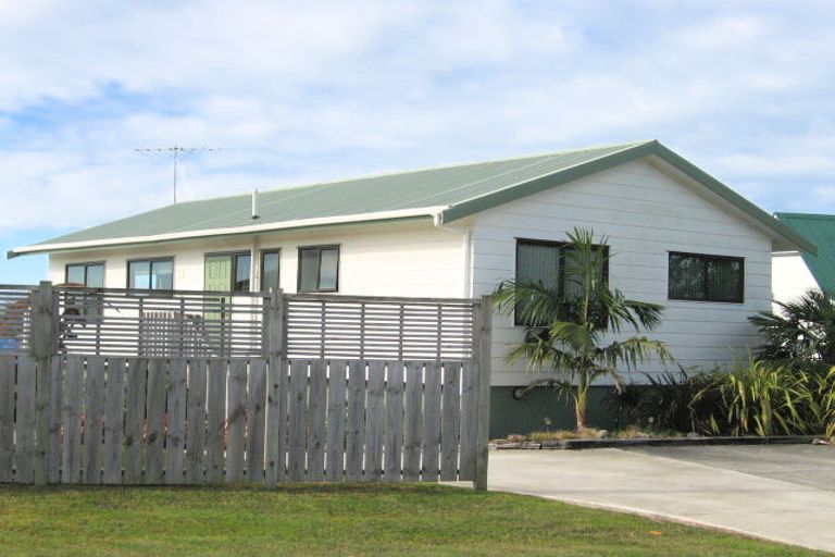 Photo of property in 5 Mayne Place, Snells Beach, 0920