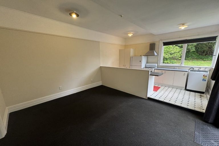 Photo of property in 2a Russell Terrace, Newtown, Wellington, 6021