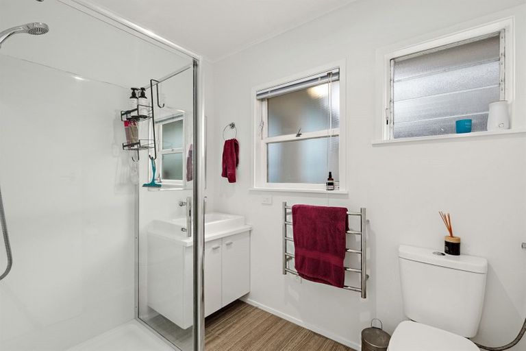 Photo of property in 1/21 East Coast Road, Milford, Auckland, 0620