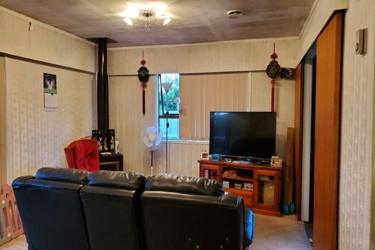 Photo of property in 2/131 Glenmore Road, Sunnyhills, Auckland, 2010