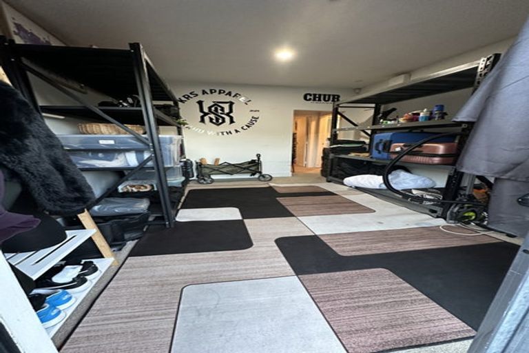 Photo of property in 6 Minton Place, Manurewa, Auckland, 2102