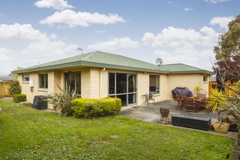 Photo of property in 3 Logan Way, Kelvin Grove, Palmerston North, 4414