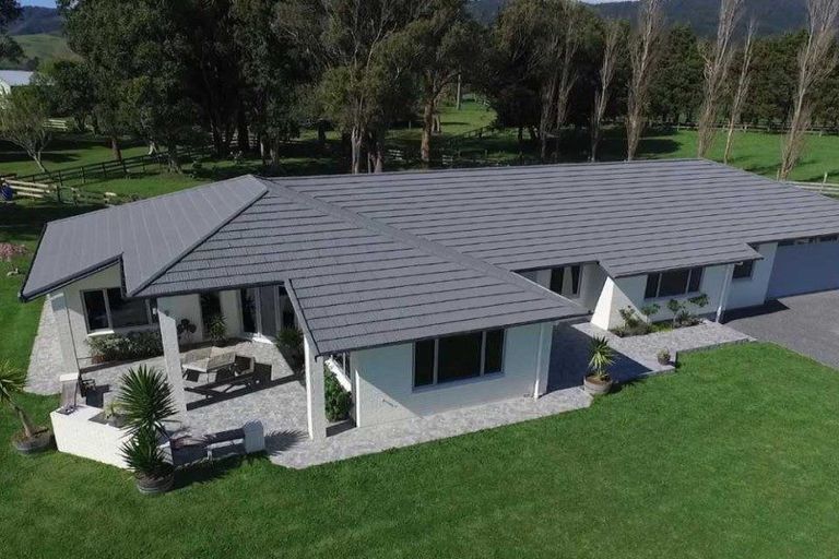 Photo of property in 24 Wakefield Road, Levin, 5571