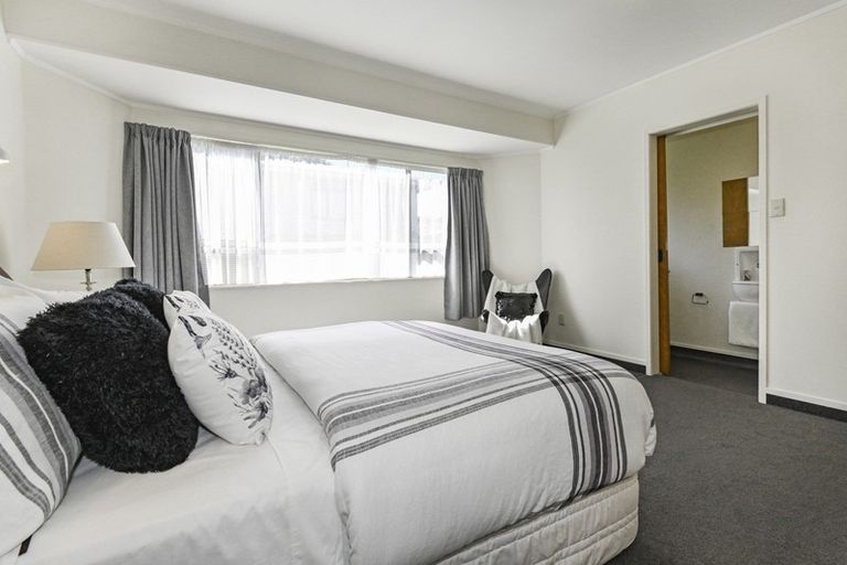 Photo of property in 47 Durham Drive, Havelock North, 4130