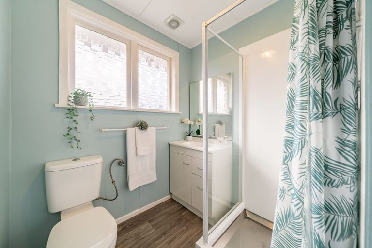 Photo of property in 2/8 Oregon Drive, Maoribank, Upper Hutt, 5018