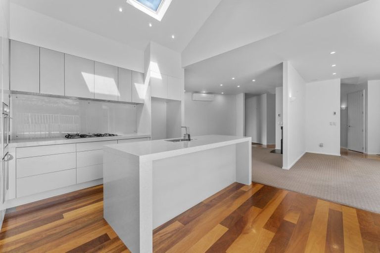 Photo of property in 5 Cameron Drive, Acacia Bay, Taupo, 3385