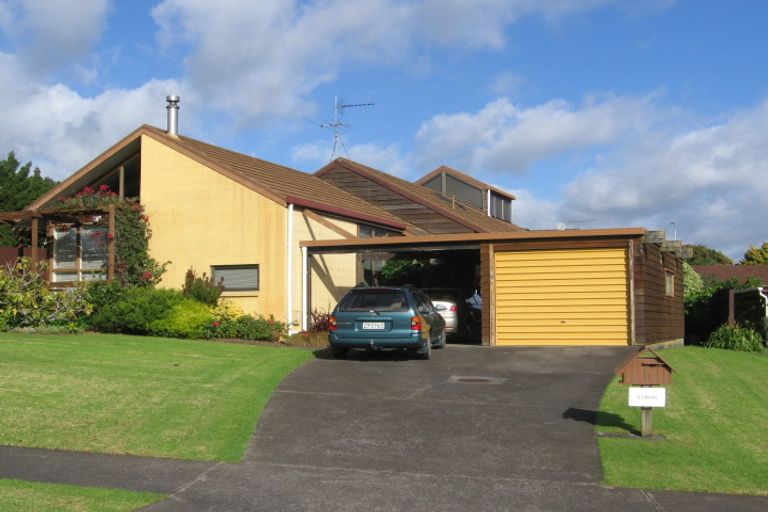 Photo of property in 11 Steeple Rise, Pakuranga, Auckland, 2010