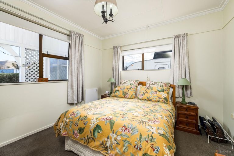 Photo of property in 18 Manse Street, Waimate, 7924