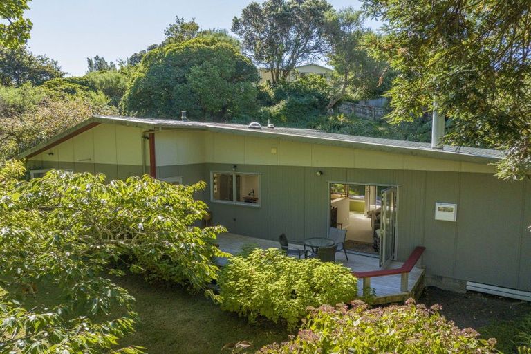 Photo of property in 100 Leinster Avenue, Raumati South, Paraparaumu, 5032