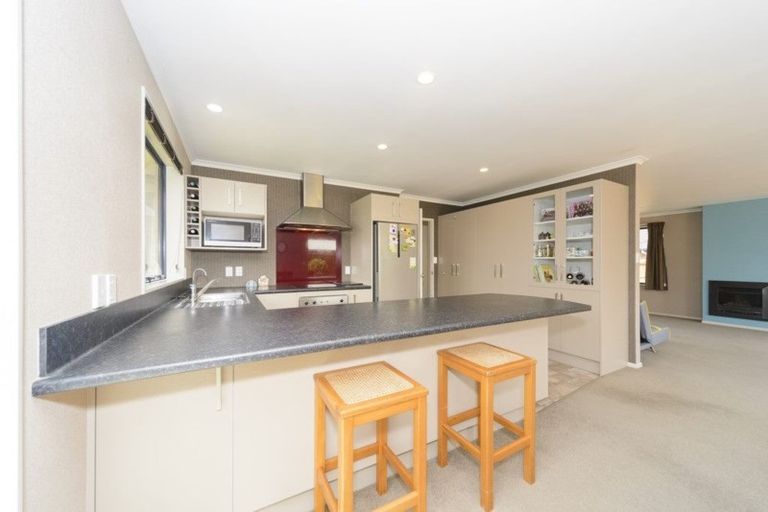 Photo of property in 8 Nevada Way, Kelvin Grove, Palmerston North, 4414