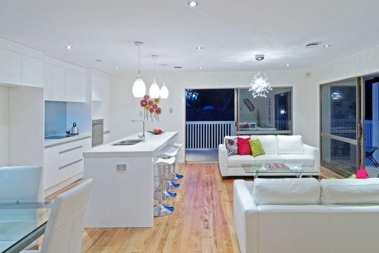 Photo of property in 5 Twin Parks Rise, Papakura, 2110