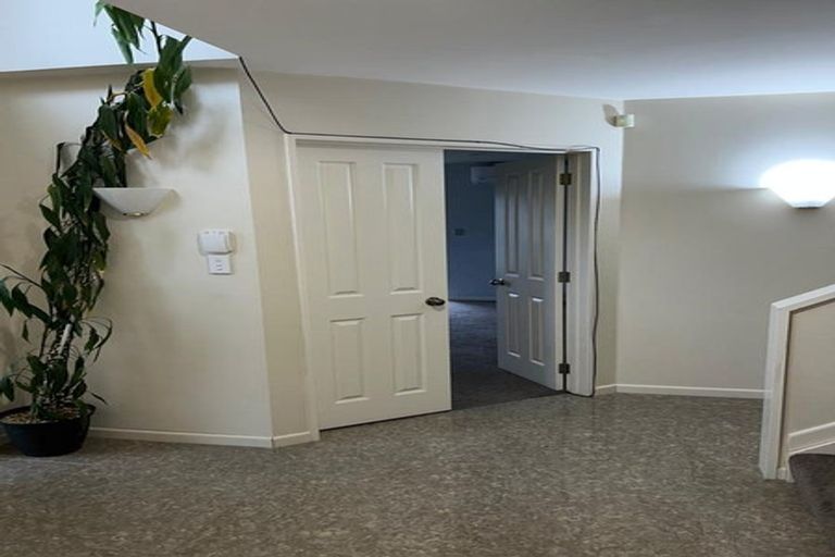 Photo of property in 46 Goldfinch Rise, Unsworth Heights, Auckland, 0632