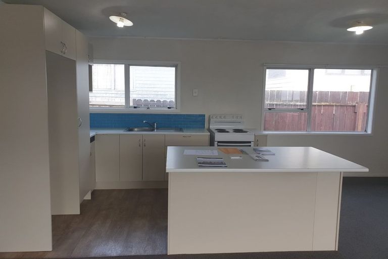 Photo of property in 2/22 Darnell Crescent, Clover Park, Auckland, 2019