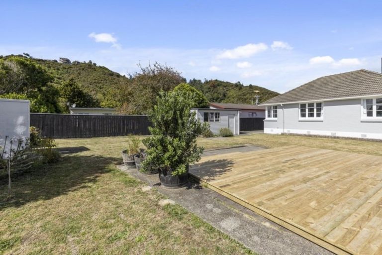 Photo of property in 39 Peck Street, Taita, Lower Hutt, 5011