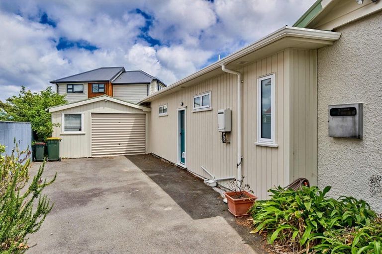 Photo of property in 10 York Street, Moera, Lower Hutt, 5010