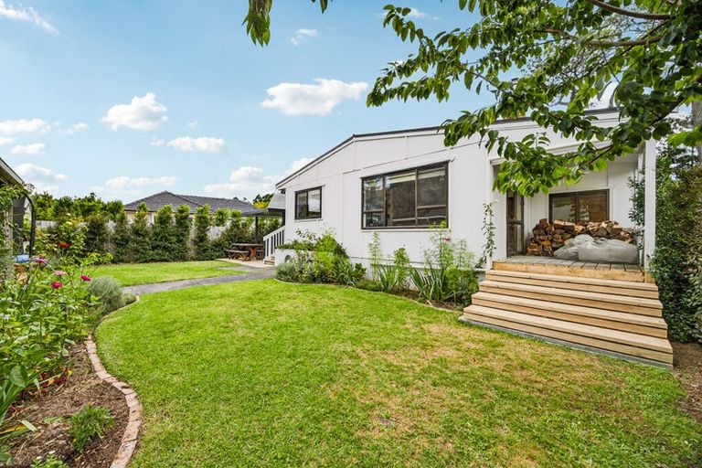 Photo of property in 53 Cambridge Road, Riverhead, 0820