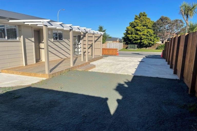 Photo of property in 1a Saint Vincent Way, Waikanae, 5036