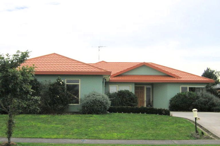 Photo of property in 32 Waiwherowhero Drive, St Andrews, Hamilton, 3200