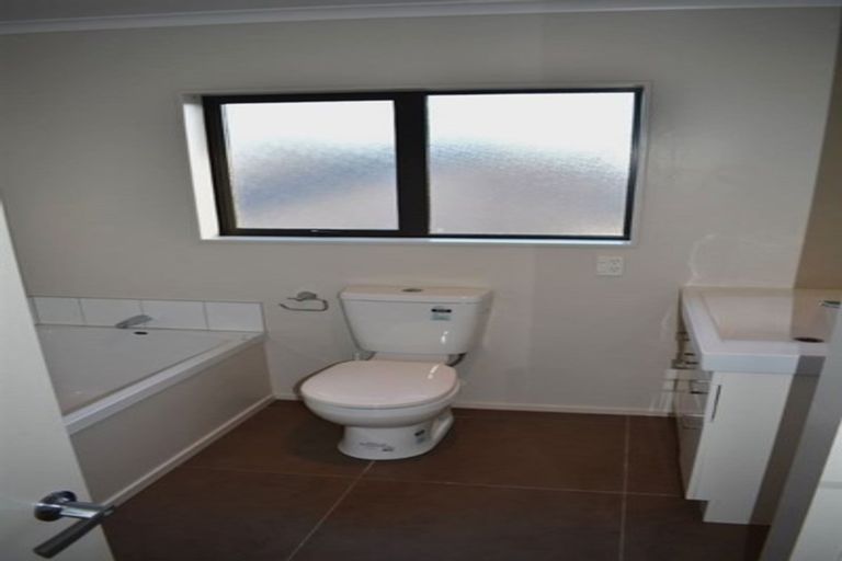 Photo of property in 238 Mark Avenue, Grenada Village, Wellington, 6037