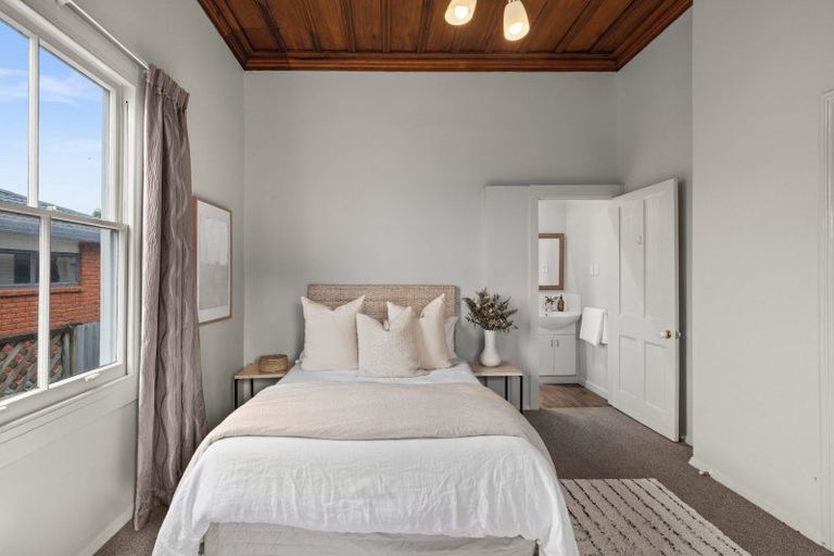 Photo of property in 89 Wellesley Road, Napier South, Napier, 4110