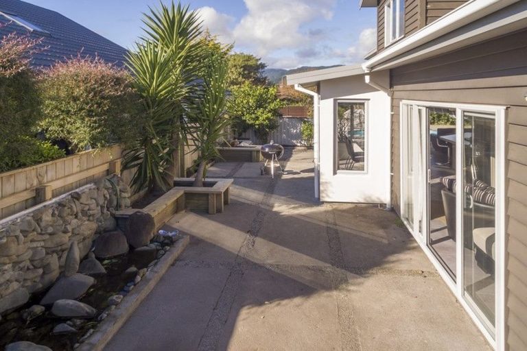 Photo of property in 19 San Priamo Place, Paraparaumu Beach, Paraparaumu, 5032