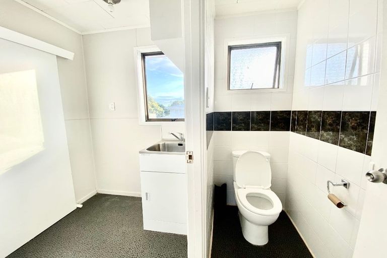 Photo of property in 15 Mon Desir Place, Manurewa, Auckland, 2102