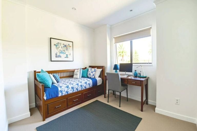 Photo of property in 5/2 Frances Bryers Road, Hobsonville, Auckland, 0616