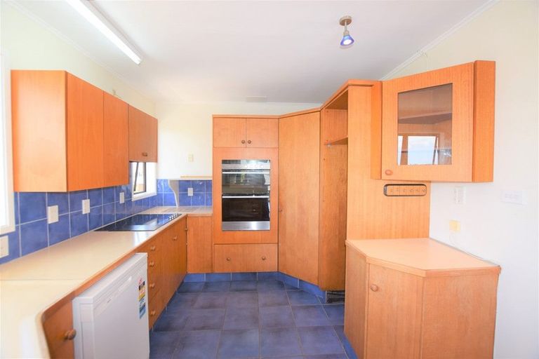 Photo of property in 6 Advene Road, Cockle Bay, Auckland, 2014