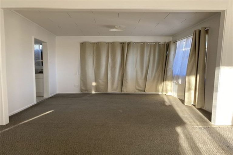 Photo of property in 16 Wenlock Place, Manurewa, Auckland, 2102