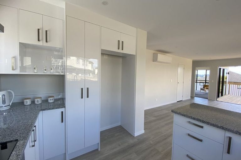 Photo of property in 1 Eric Gifford Drive, Ranui, Auckland, 0612