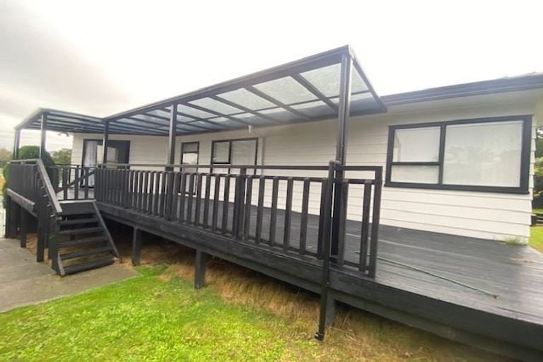 Photo of property in 38 Gosford Drive, Botany Downs, Auckland, 2010