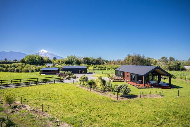 Photo of property in 31 Kaihihi Road, Okato, New Plymouth, 4381