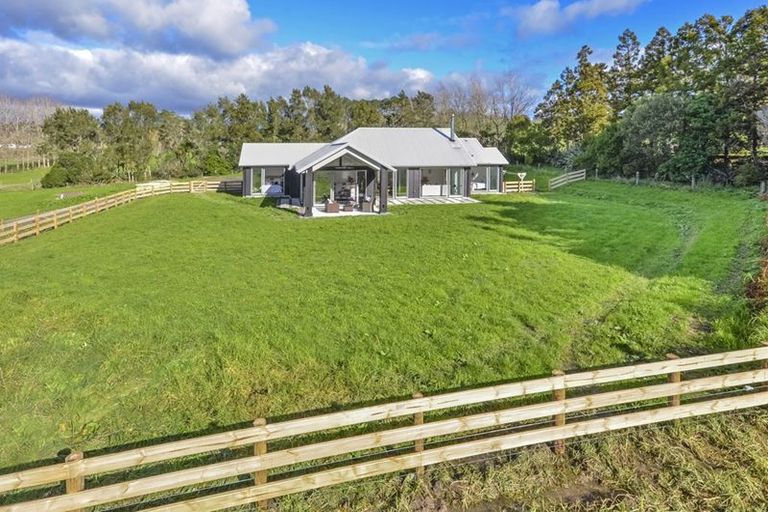 Photo of property in 669 Kahikatea Flat Road, Waitoki, Kaukapakapa, 0871