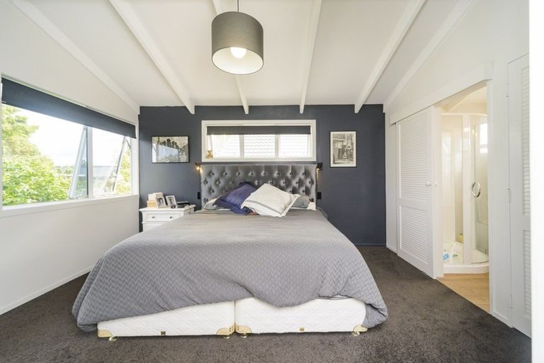 Photo of property in 4 Redwood Grove, Hokowhitu, Palmerston North, 4410