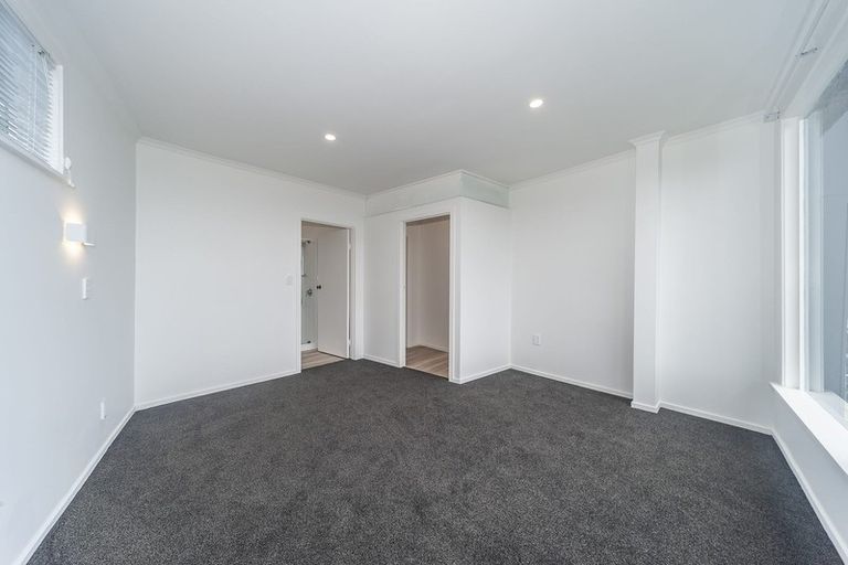 Photo of property in 43b Harbour View Road, Northland, Wellington, 6012